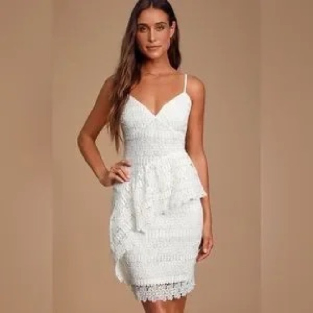 Lulu's White Peplum‎ Cocktail Dress Sleeveless Sweetheart